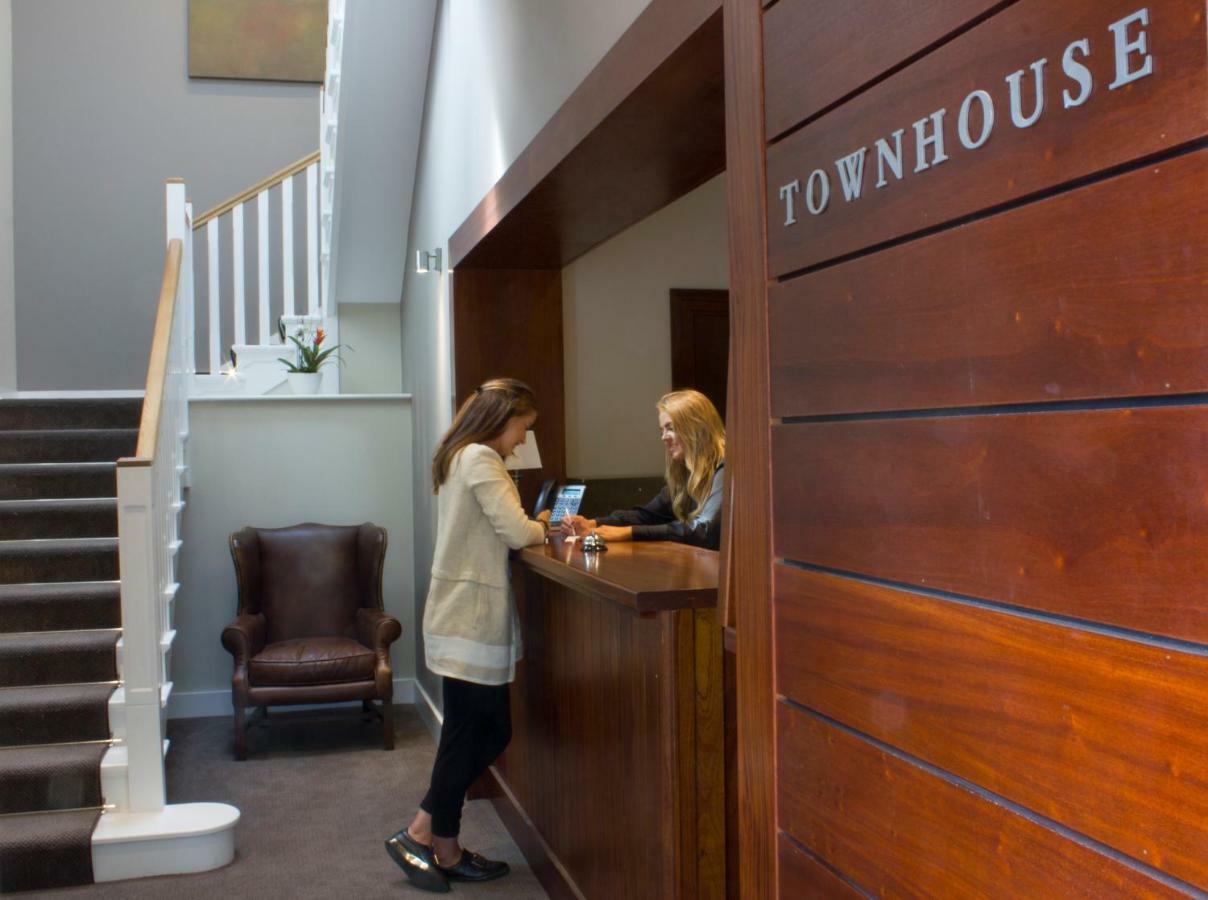 Gleesons Townhouse Booterstown 호텔 더블린 외부 사진
