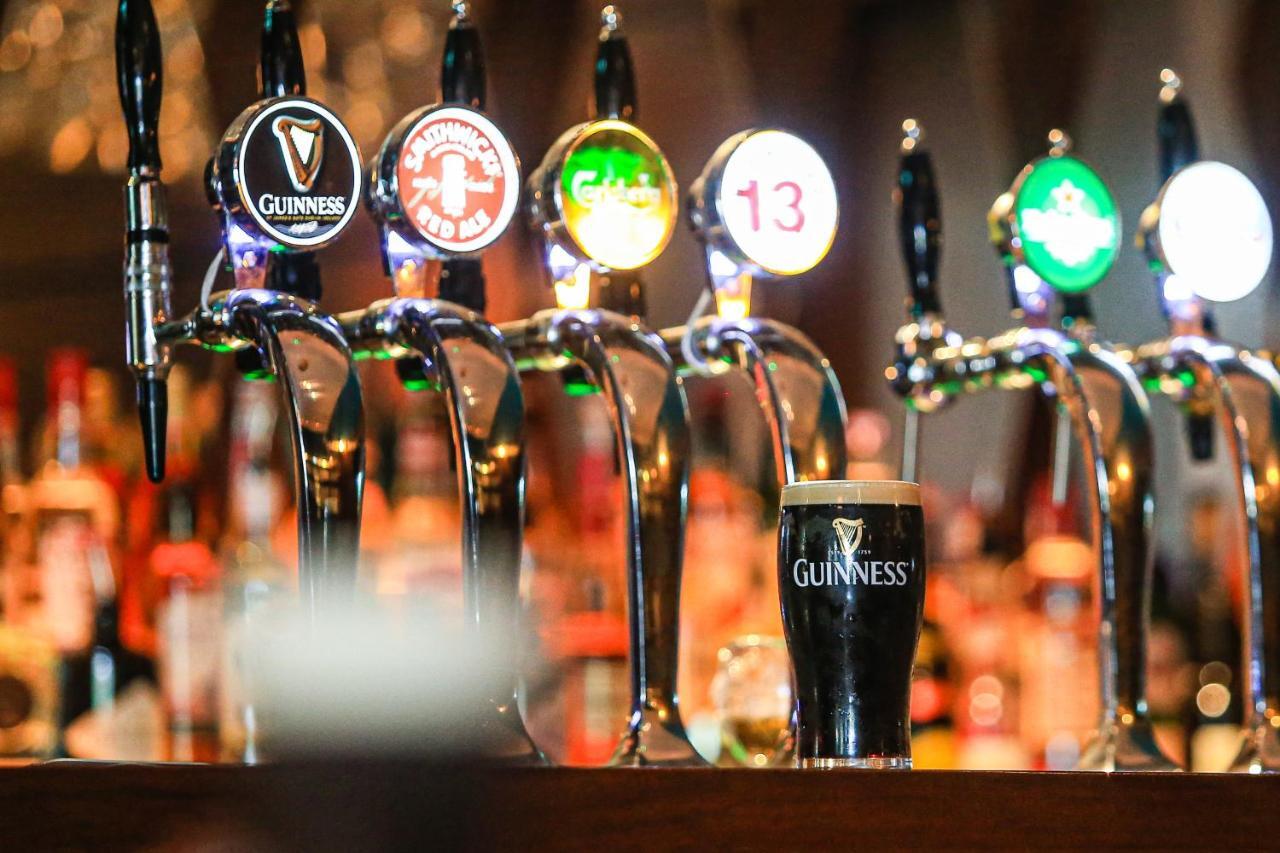 Gleesons Townhouse Booterstown 호텔 더블린 외부 사진