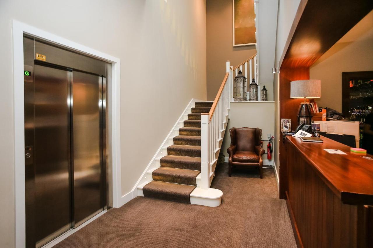 Gleesons Townhouse Booterstown 호텔 더블린 외부 사진