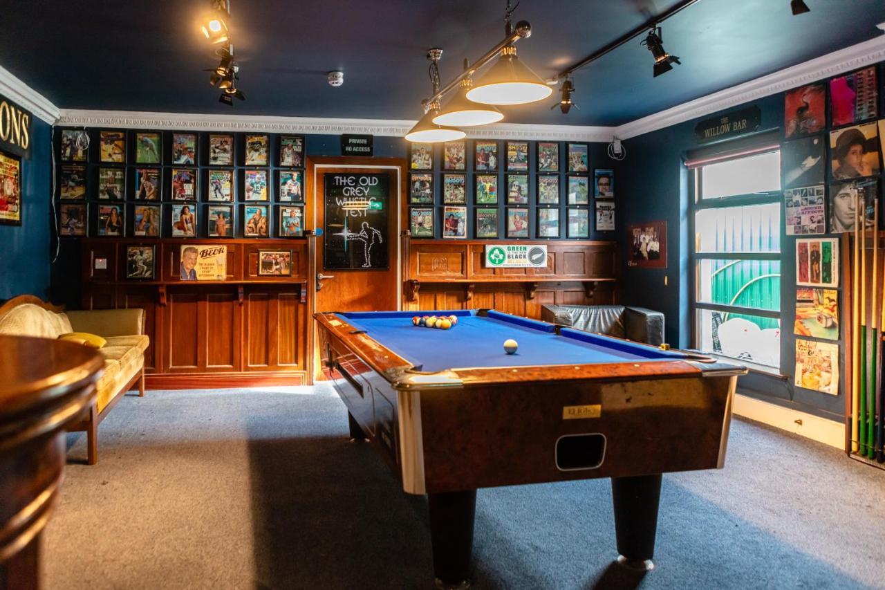 Gleesons Townhouse Booterstown 호텔 더블린 외부 사진