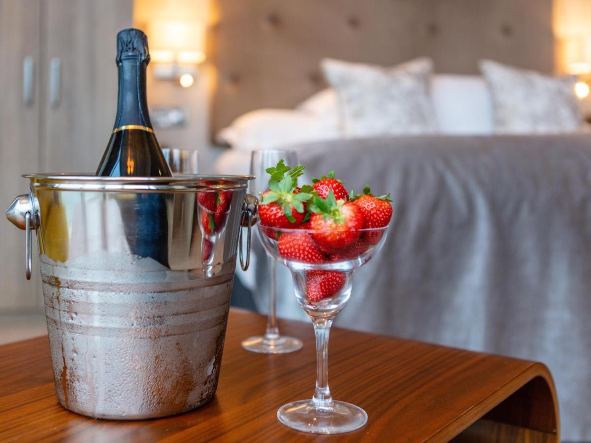 Gleesons Townhouse Booterstown 호텔 더블린 외부 사진